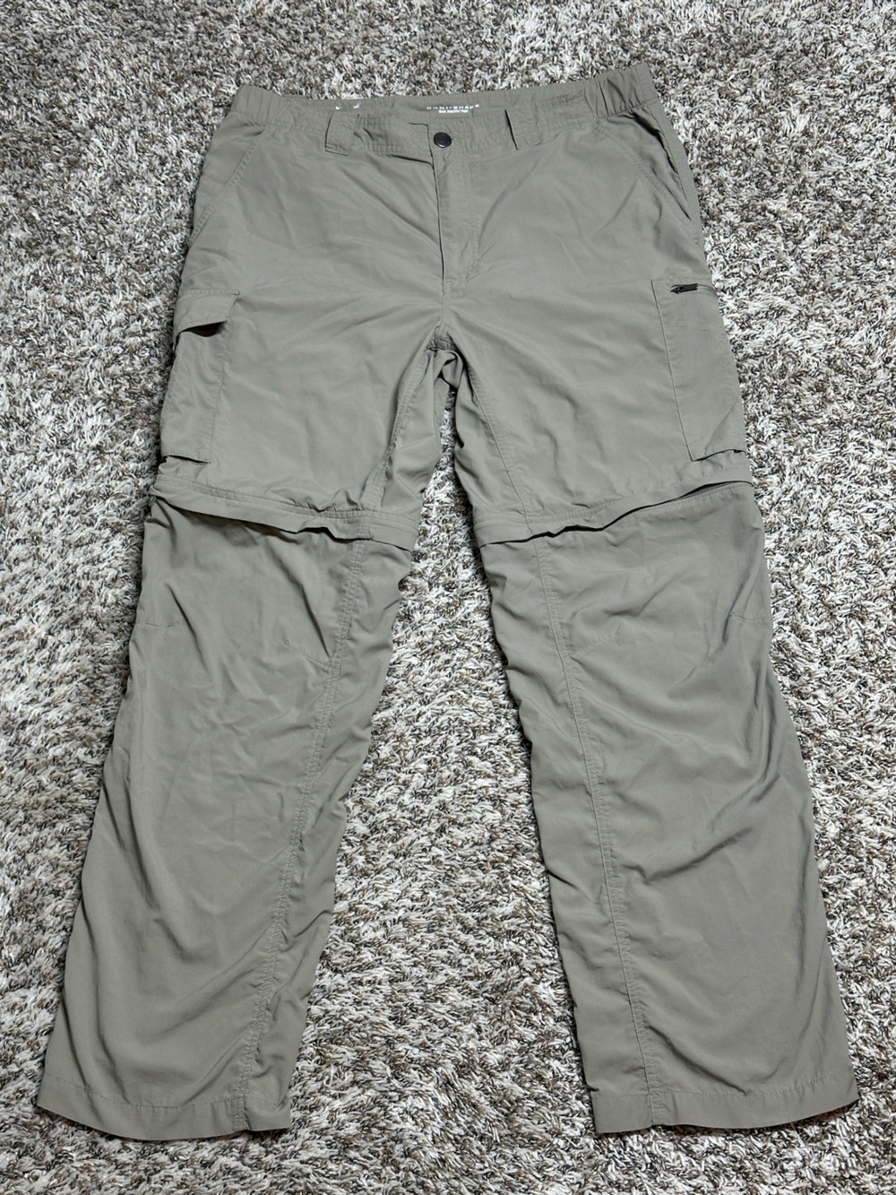 Columbia Men's Cargo Pants in Olive Green